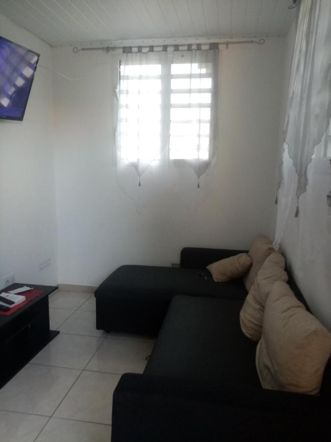 Le T2 Tranquille Apartment กูรู ภายนอก รูปภาพ