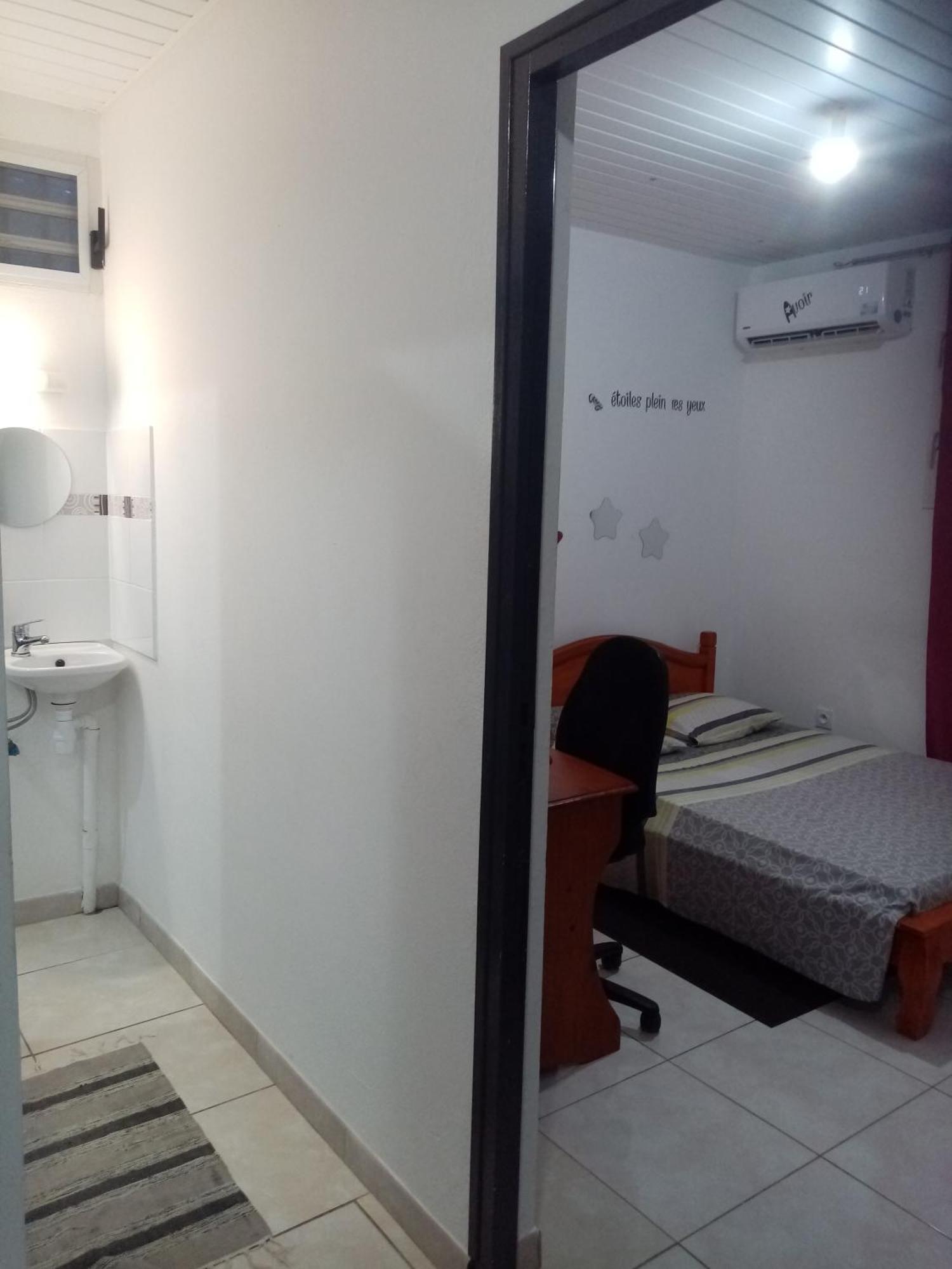 Le T2 Tranquille Apartment กูรู ภายนอก รูปภาพ